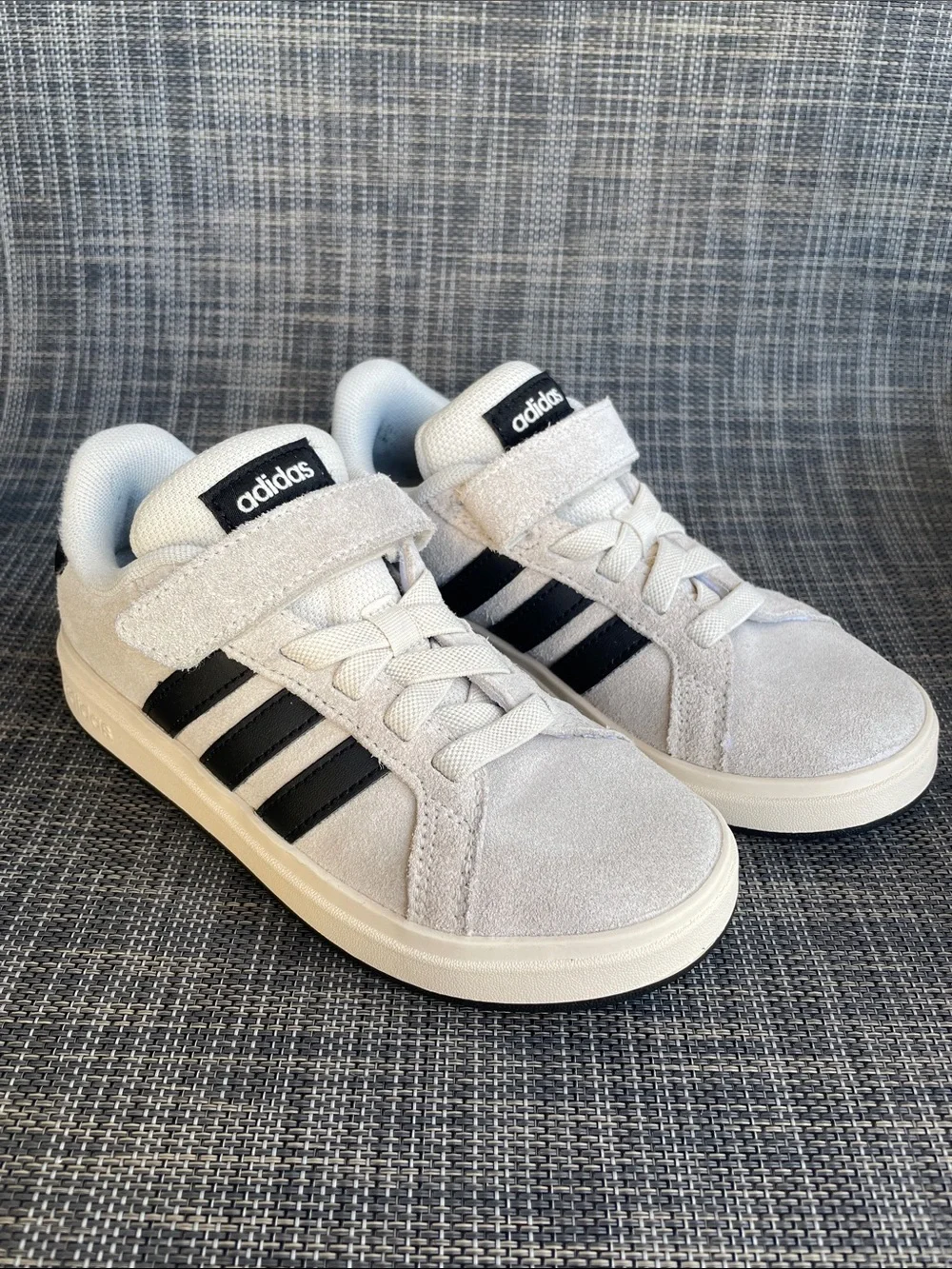 adidas Grand Court 00s Kids Suede Sneakers Light Beige Black Easy-on Shoes 12.5